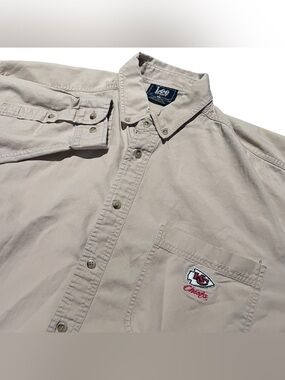 Vintage 90s Lee Sport Kansas City Chiefs Mens Size L Button Up Khaki/Beige Shirt